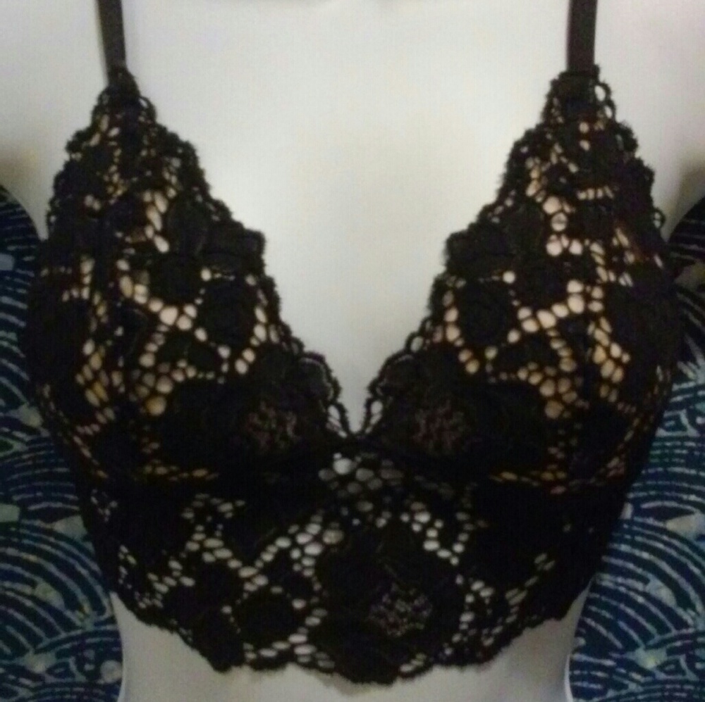 VICTORIA'S SECRET - Super cute bralette size Small
